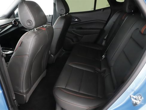 Used 2025 Chevrolet Trax RS w/ Driver Confidence Package image 22