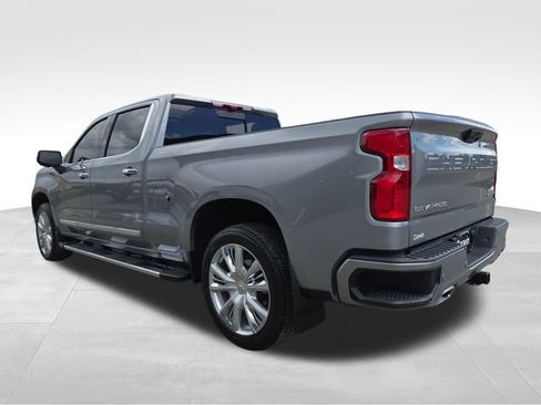 Used 2025 Chevrolet Silverado 1500 High Country w/ High Country Premium Package AWD/4WD image 11