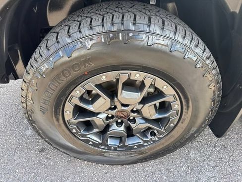 Certified 2023 Nissan Frontier PRO-4X w/ Pro-4X Premium Package AWD/4WD image 38
