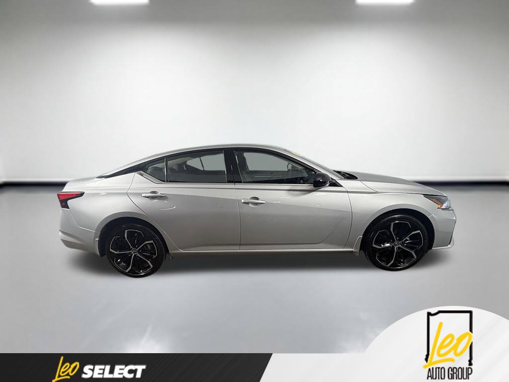 Used 2025 Nissan Altima 2.5 SR w/ SR Premium Package AWD/4WD image 6