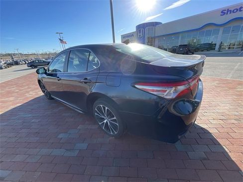 Used 2019 Toyota Camry SE image 12
