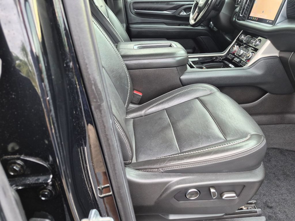 Used 2021 GMC Yukon XL Denali w/ Advanced Technology Package AWD/4WD image 20
