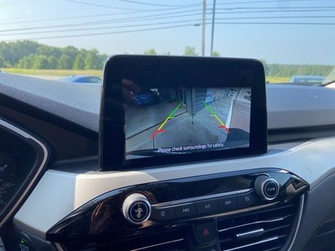 Used 2022 Ford Escape SE image 13