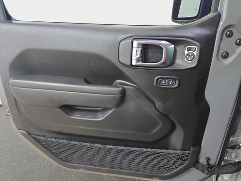 Used 2023 Jeep Wrangler Unlimited Rubicon 4xe AWD/4WD image 24