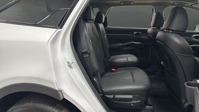 Used 2024 Kia Sorento SX AWD/4WD image 26