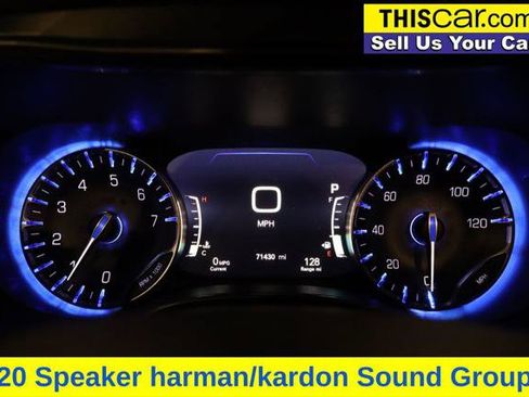 Used 2018 Chrysler Pacifica Limited w/ Tire & Wheel Group FWD image 14