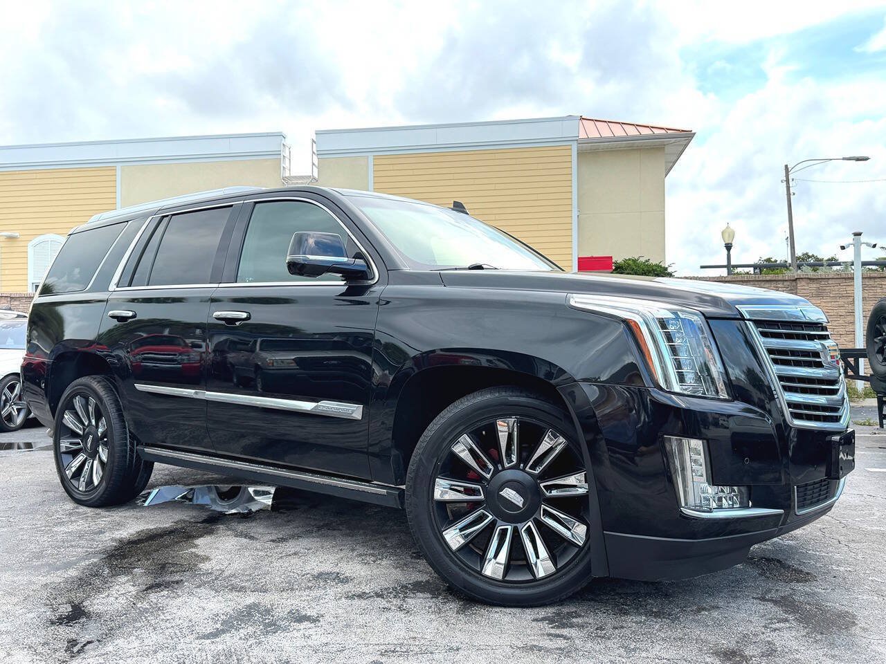 Used 2016 Cadillac Escalade Platinum AWD/4WD image 6