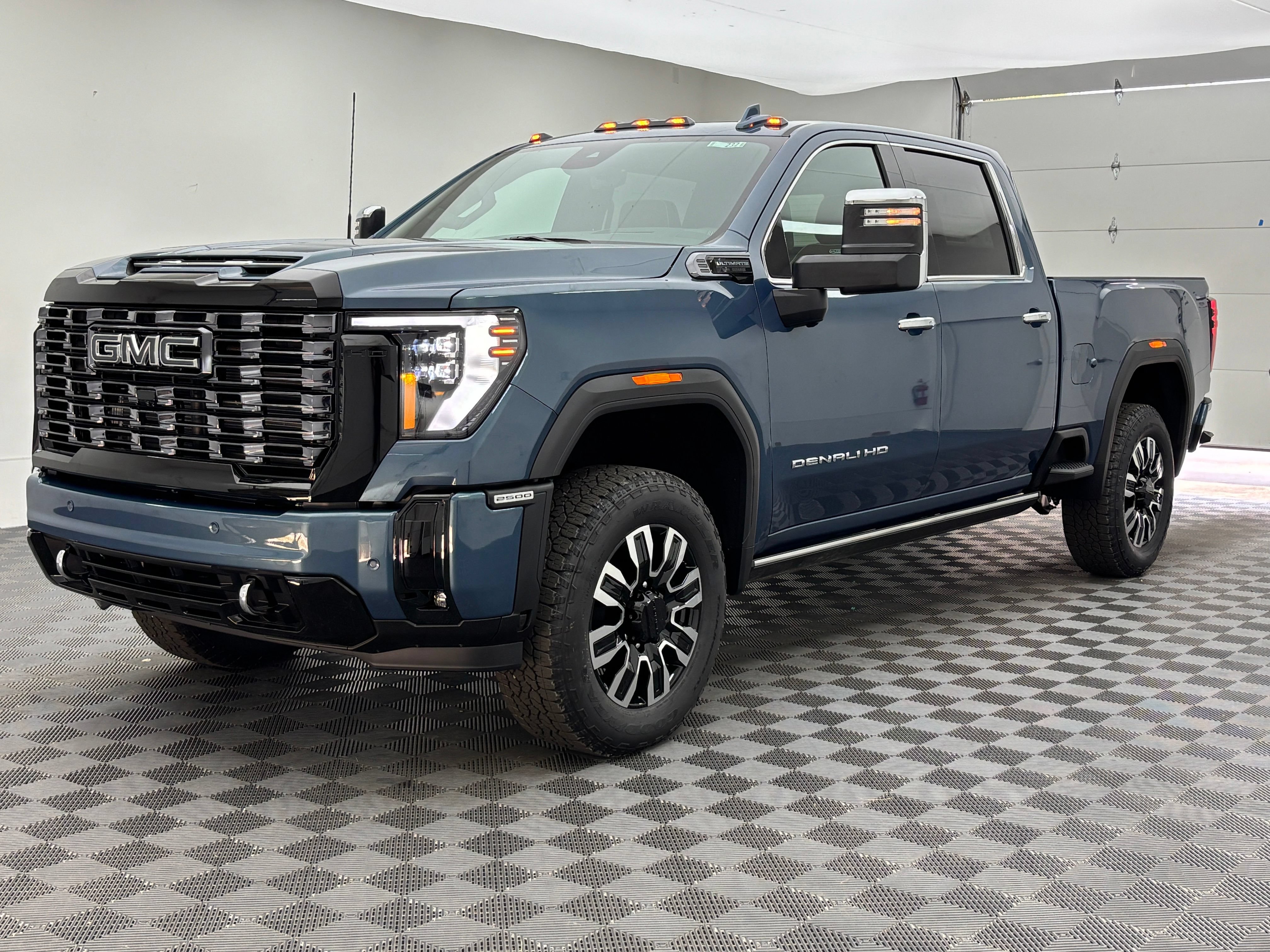 New 2026 GMC Sierra 2500 Denali Ultimate AWD/4WD image 2