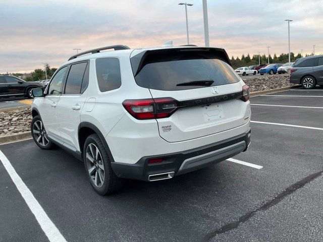 Used 2025 Honda Pilot Touring image 10