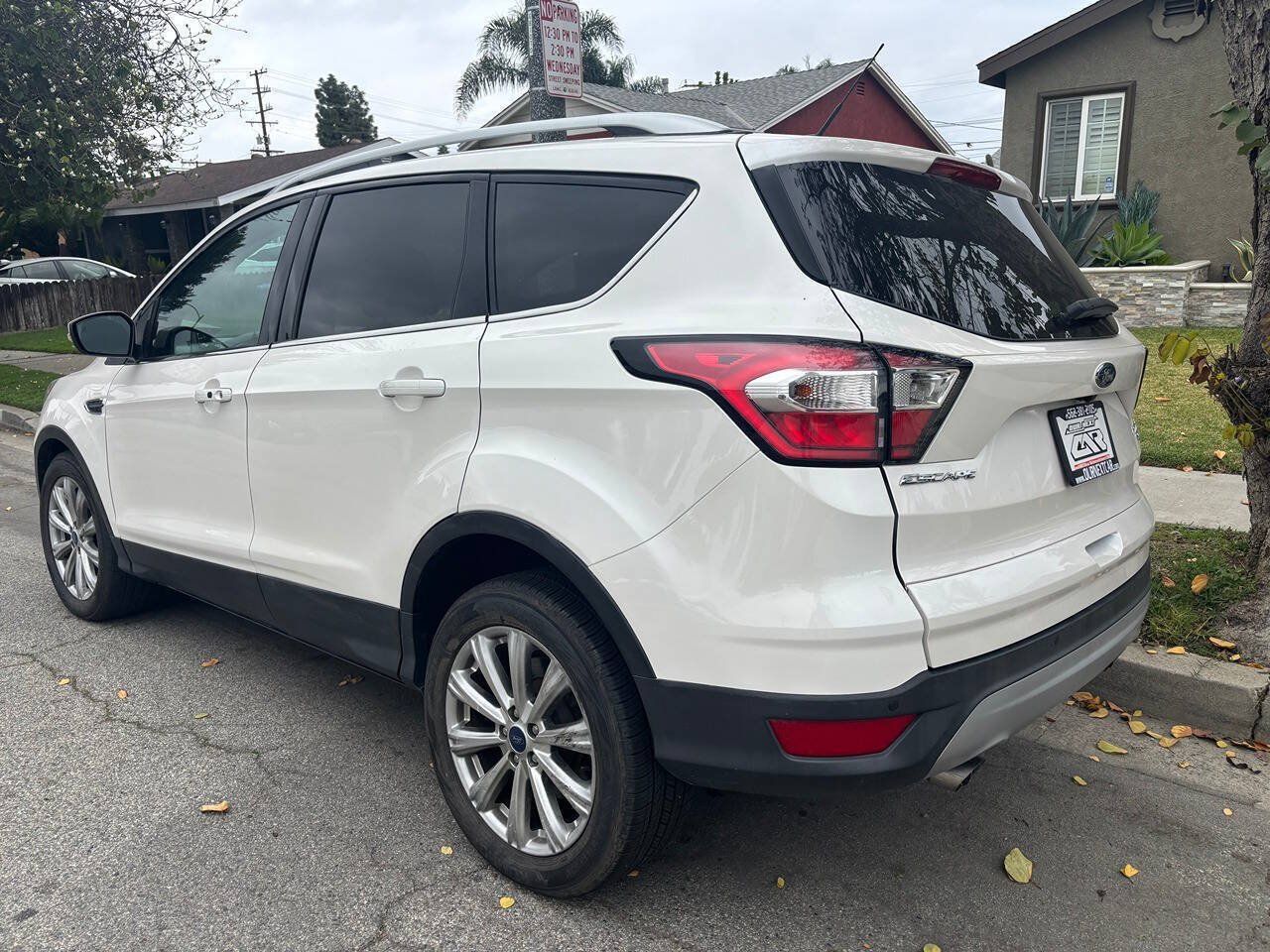 Used 2017 Ford Escape Titanium FWD image 3