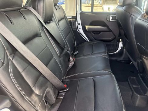 Used 2023 Jeep Wrangler Unlimited Sahara w/ LED Lighting Group AWD/4WD image 26