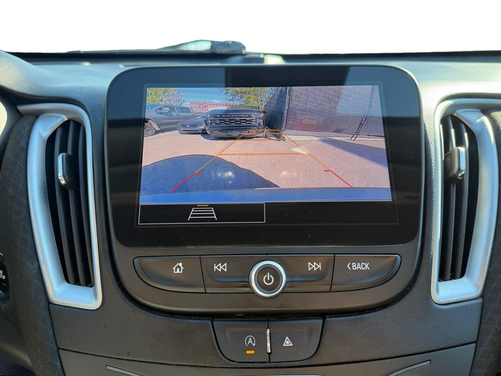 Used 2023 Chevrolet Malibu LT FWD image 17