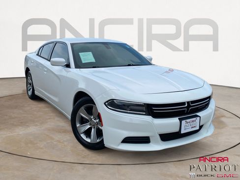 Used 2015 Dodge Charger SE w/ Sport Appearance Group image 1