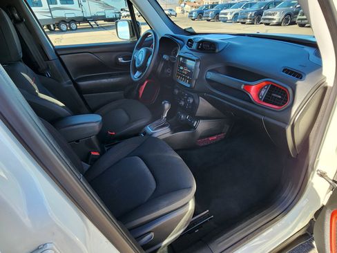 Used 2023 Jeep Renegade Trailhawk image 12