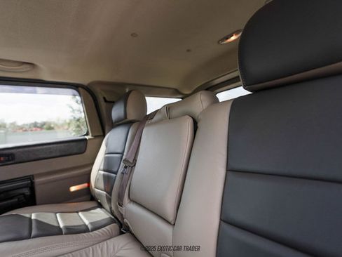 Used 2004 HUMMER H2 w/ Preferred Equipment Group image 50