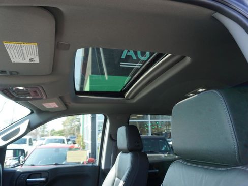 Used 2021 Chevrolet Silverado 1500 LT Trail Boss w/ Convenience Package II image 16