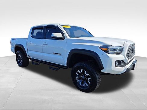 Used 2023 Toyota Tacoma TRD Off-Road w/ Technology Package AWD/4WD image 7