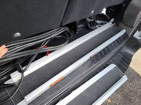 Used 2024 Ford Transit 350 XLT image 9