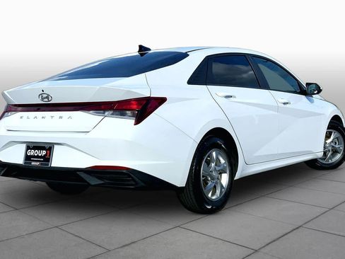 Used 2021 Hyundai Elantra SE FWD image 13