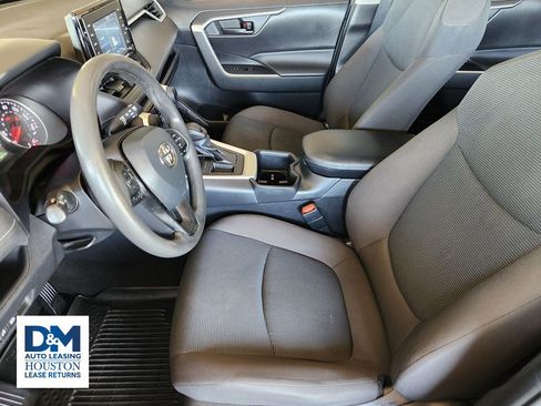 Used 2022 Toyota RAV4 LE image 20