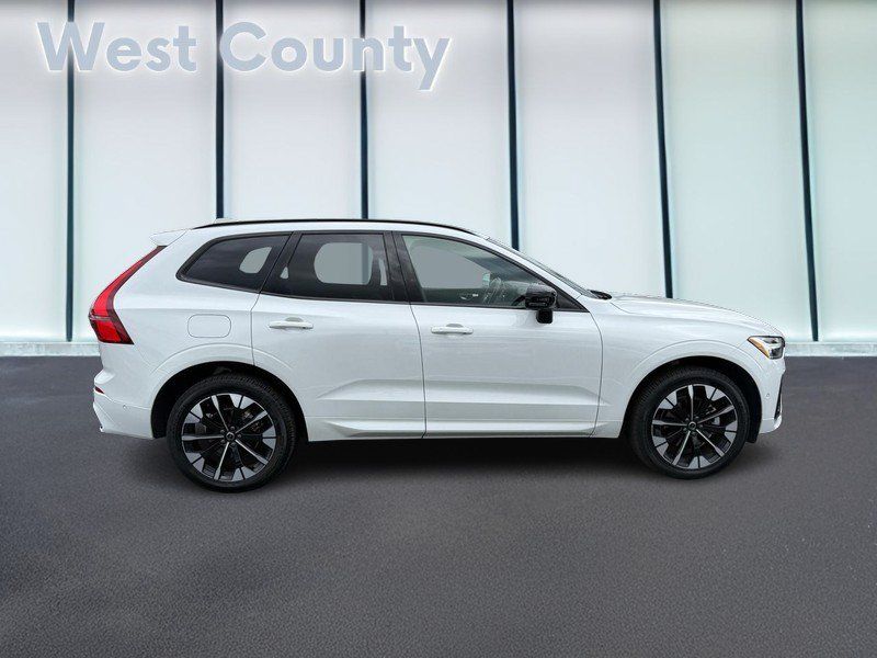 Used 2026 Volvo XC60 B5 Plus AWD/4WD image 2