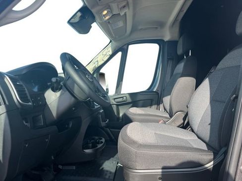 New 2026 RAM ProMaster 2500 w/ Quick Order Package 22G SLT image 9