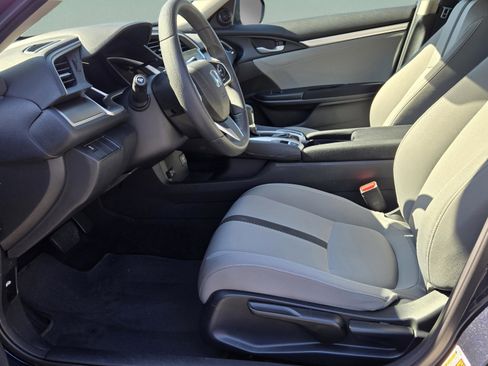 Used 2018 Honda Civic EX image 11