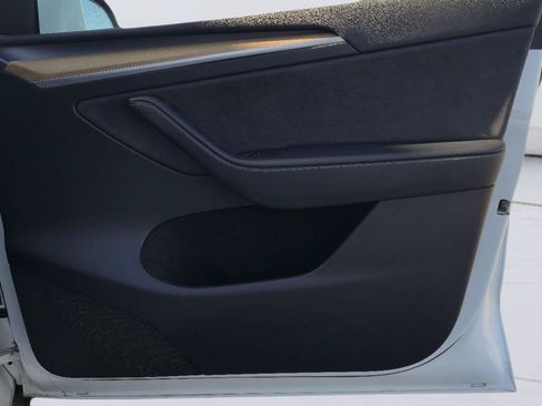 Used 2023 Tesla Model Y AWD image 21
