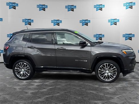 Used 2022 Jeep Compass Limited w/ Elite Group image 7