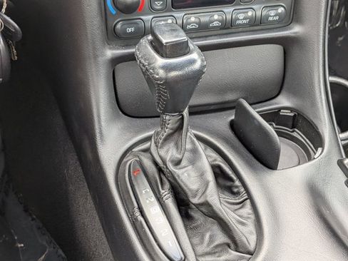 Used 2000 Chevrolet Corvette Convertible w/ Performance Handling Pkg image 12