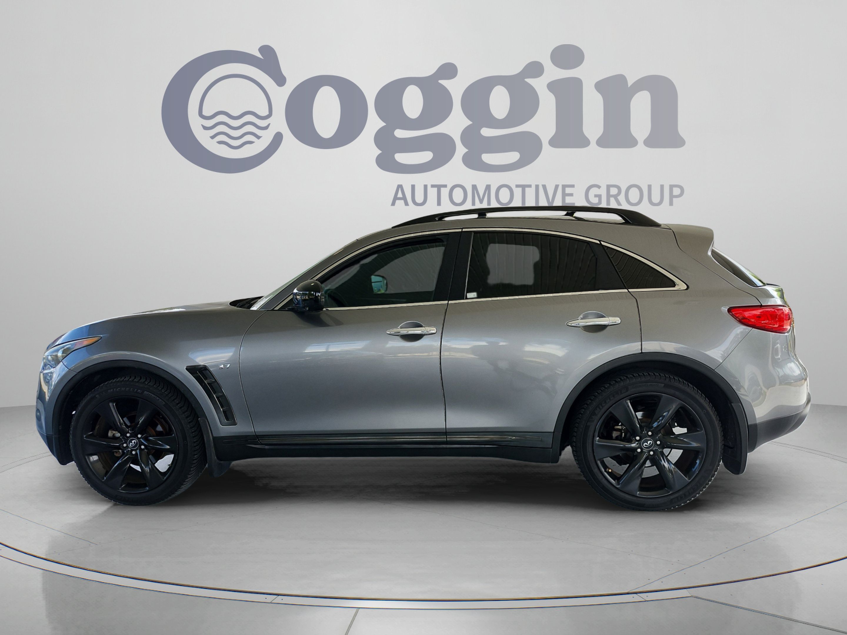 Used 2016 INFINITI QX70 2WD w/ Premium Package image 2