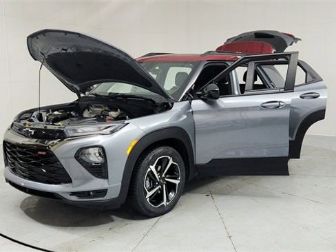 Used 2021 Chevrolet TrailBlazer RS w/ Sun and Liftgate Package image 9