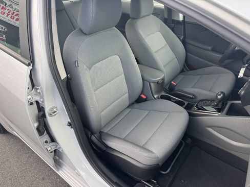 Used 2017 Kia Forte LX FWD image 14
