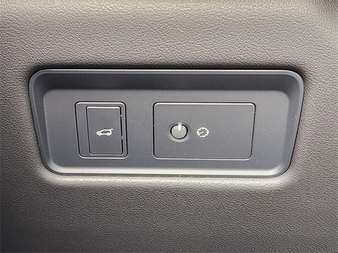 Used 2025 Jaguar F-PACE R-Dynamic S image 21