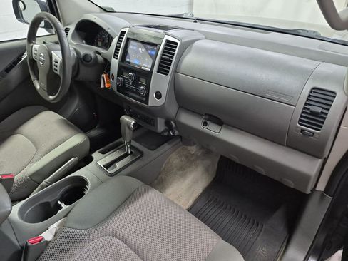 Used 2014 Nissan Frontier SV w/ SV Value Truck Package AWD/4WD image 33