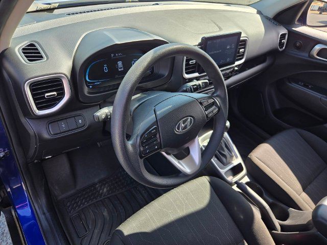 Used 2023 Hyundai Venue SE FWD image 8