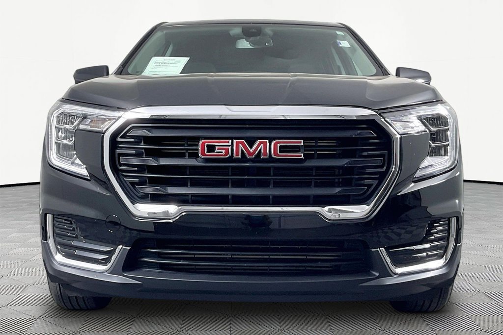 Certified 2024 GMC Terrain SLE FWD image 2