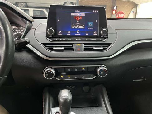 Used 2019 Nissan Altima 2.5 SR FWD image 12