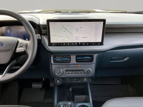 Used 2025 Ford Maverick Lobo image 9