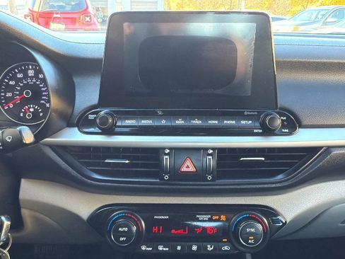 Used 2019 Kia Forte LXS image 18