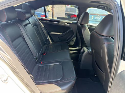 Used 2017 Volkswagen Jetta GLI FWD image 17