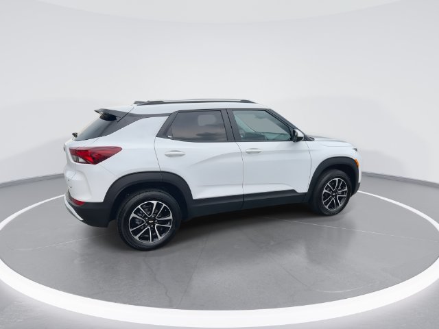 Used 2025 Chevrolet TrailBlazer LT AWD/4WD image 8