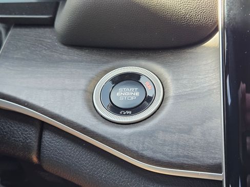 Used 2024 Jeep Grand Cherokee Limited RWD image 18