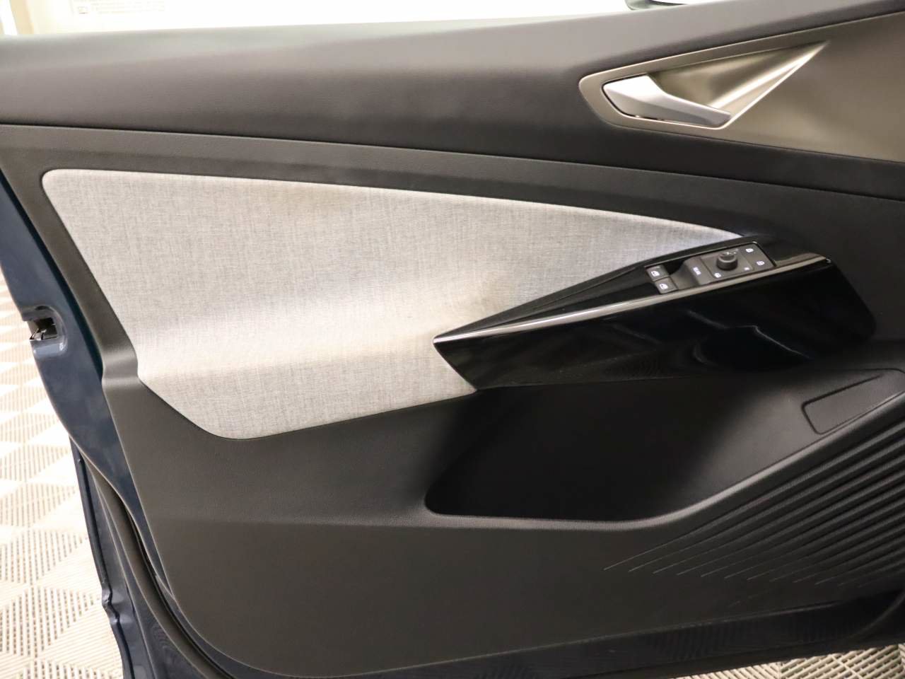 Certified 2023 Volkswagen ID.4 Pro RWD image 19