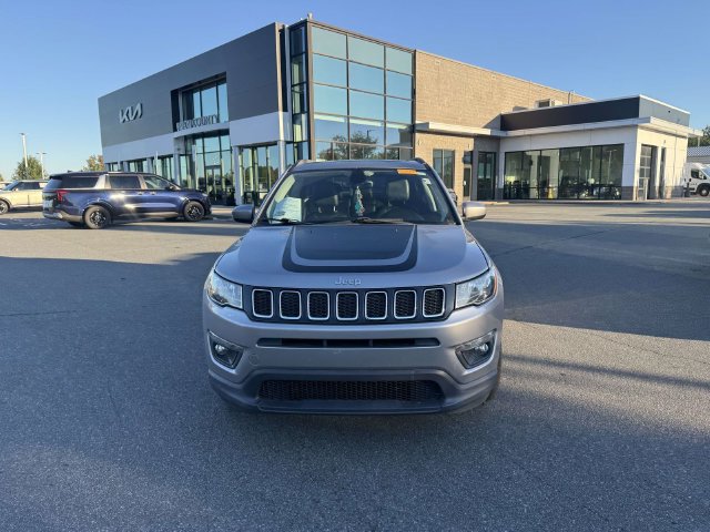 Used 2018 Jeep Compass Latitude w/ Popular Equipment Group FWD image 2