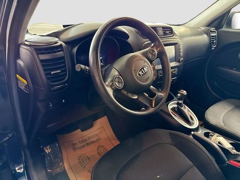 Used 2018 Kia Soul + FWD image 10
