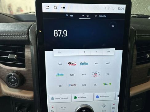 Used 2023 Ford Expedition Limited AWD/4WD image 17