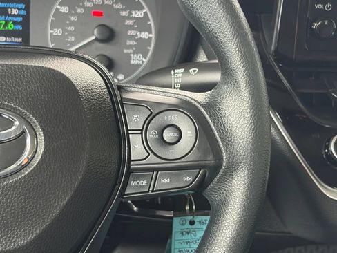 Used 2024 Toyota Corolla LE FWD image 28