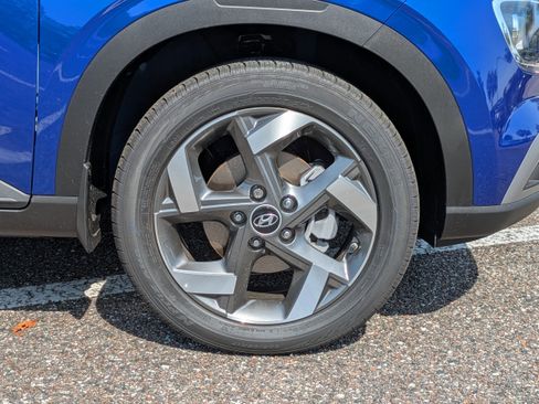 New 2025 Hyundai Venue SEL image 11