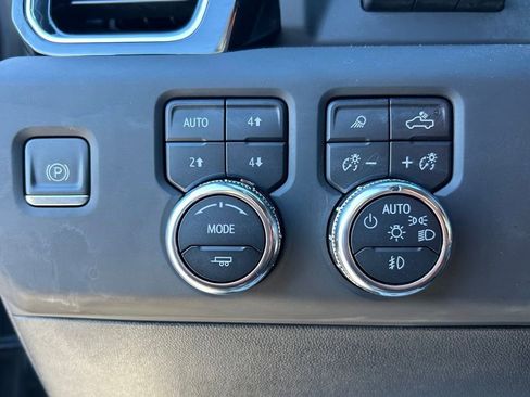 Used 2024 GMC Sierra 2500 Denali Ultimate image 4